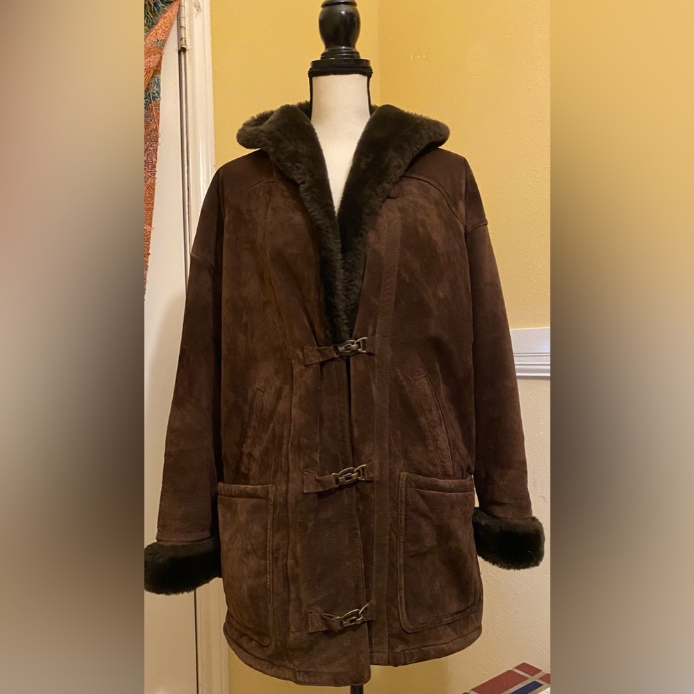 GALLERY Hooded Ladies LEATHER Coat; Small; Like NEW Condition; Super warm.
